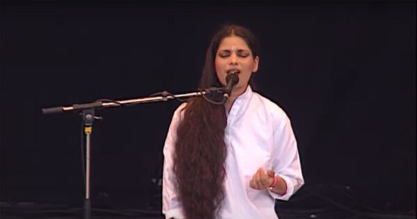 Sheila Chandra Singing at WOMAD 92